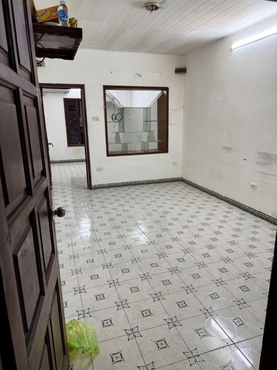 Cho thuê căn hộ 2PN tầng 2, Kim Liên, Đống Đa, 50m2, tiện ích đầy đủ, giá 6 triệu