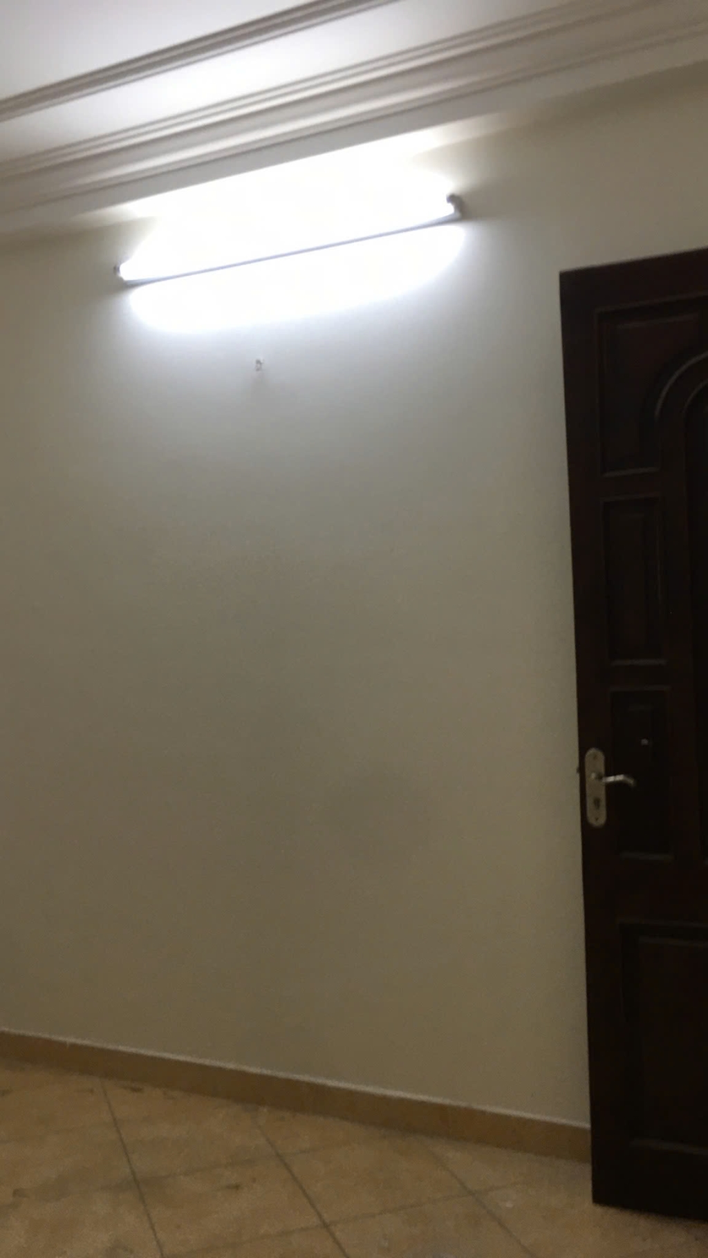 Cho thuê phòng Lạc Trung, Hai Bà Trưng: 20m2, nhà mới, ô tô đỗ cửa, giá 3 triệu