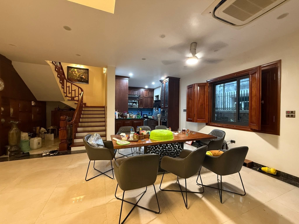 Biệt thự An Hưng, Hà Đông: 293m2 x 3 tầng, 1 hầm, nội thất gỗ gõ đỏ, sân vườn, bể koi - 71.69 tỷ