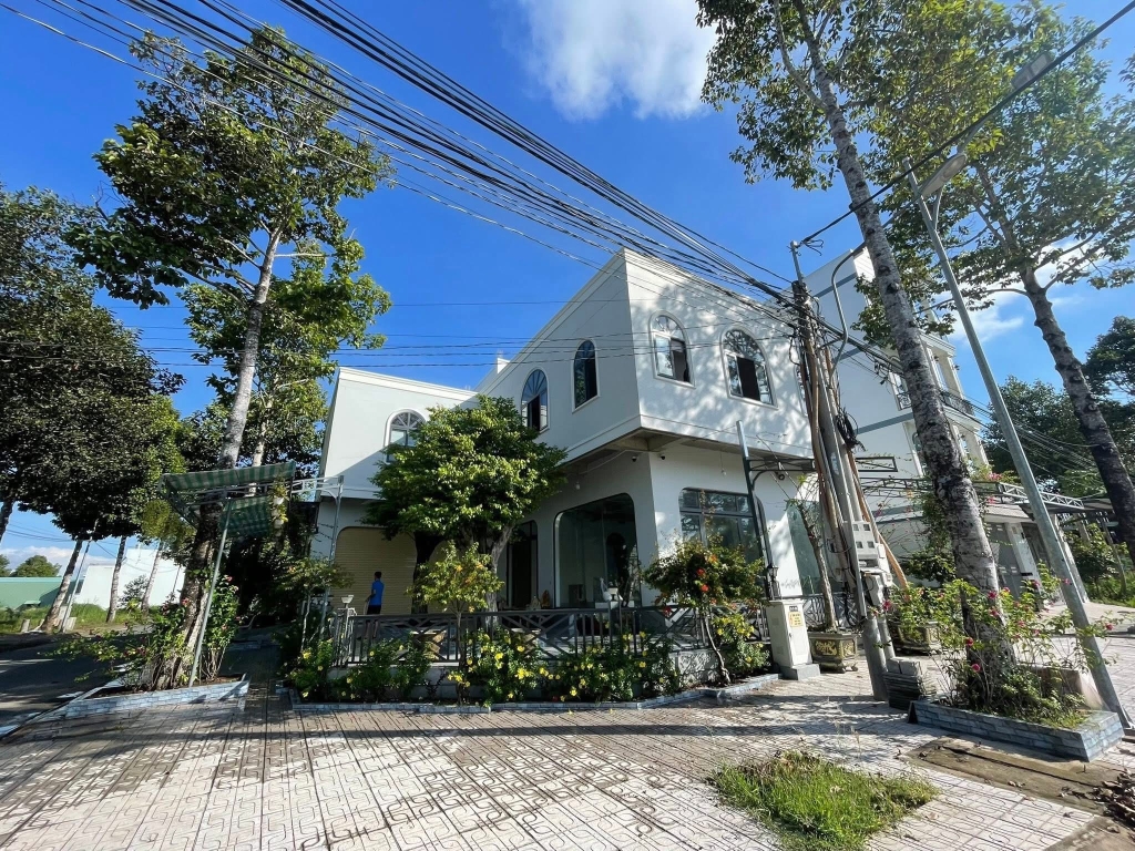 Cho thuê/Bán Biệt thự góc 2 mặt tiền 600m2 tại Stella Mega City, Cần Thơ - Giá chỉ 22 triệu/tháng hoặc 16 tỷ