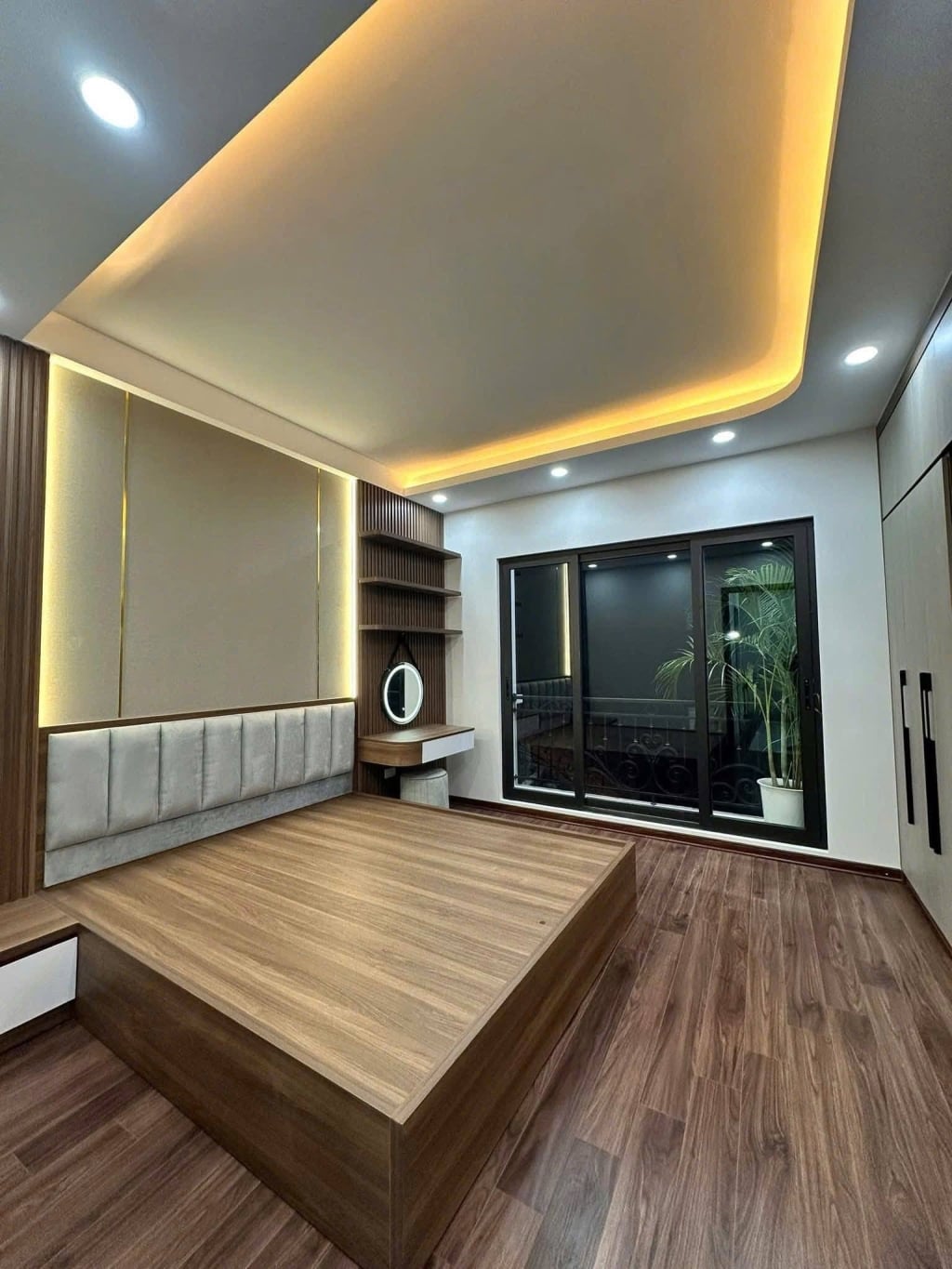 Nhà mới tinh 5 tầng Đại Thanh, 5m mặt tiền, giá nhỉnh 6 tỷ. Ngõ thông, gần Vin Khu A.