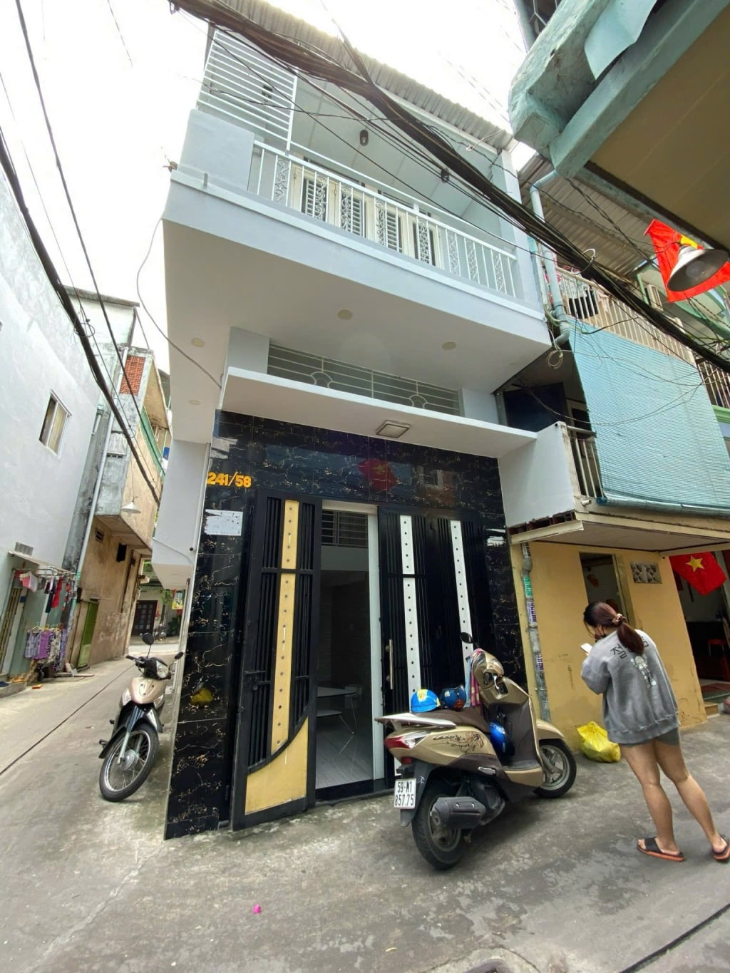 Cho thuê nhà nguyên căn Quận 11, 2 mặt tiền, 3PN, 3-5 người ở, giá 13.5tr, có thương lượng