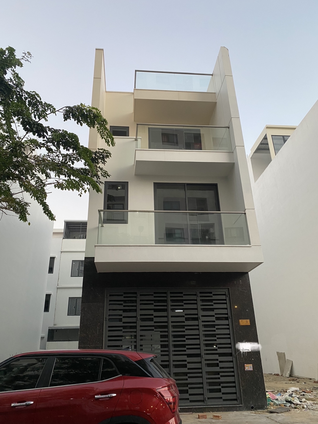 Cắt lỗ nhà phố mới 95m2 TT Nha Trang, cách biển 2.5km, chỉ 8.5 tỷ