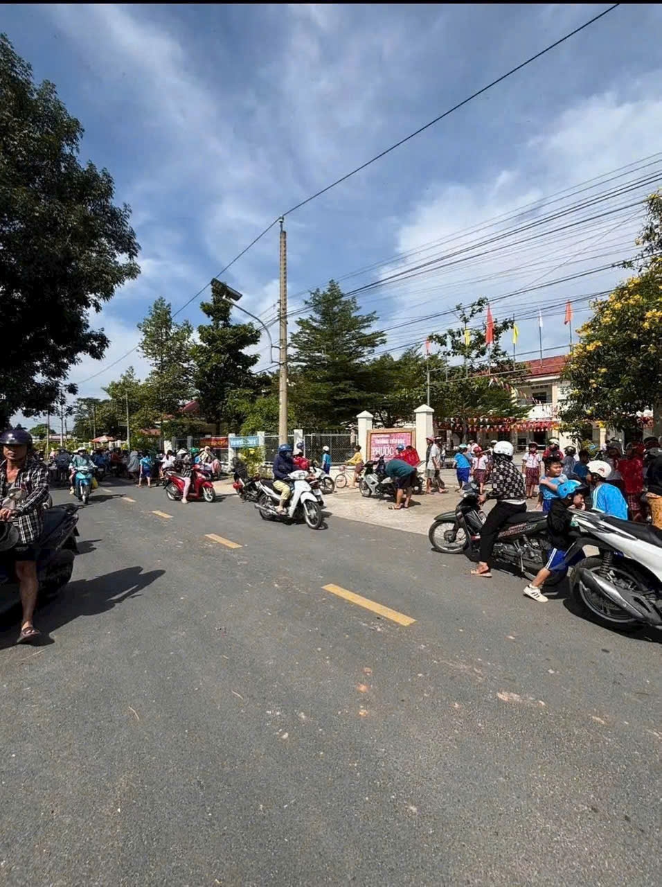 Bán gấp đất vàng Trảng Bàng 8x50m, trung tâm sầm uất, 450tr, sổ hồng sẵn sàng