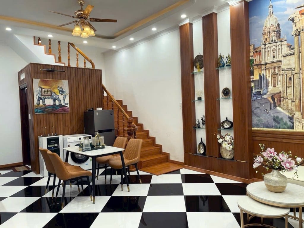 Nhà trệt 1 lầu mới full nội thất 84m2, trung tâm Cần Thơ, gần Vincom Hùng Vương, 11tr/tháng