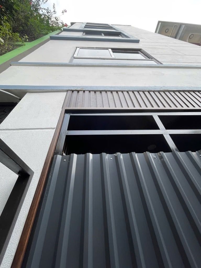 Bán gấp tòa CHDV 6 tầng Văn Cao, 107m2, 15 phòng, full nội thất, gần ô tô, giá 23.3 tỷ