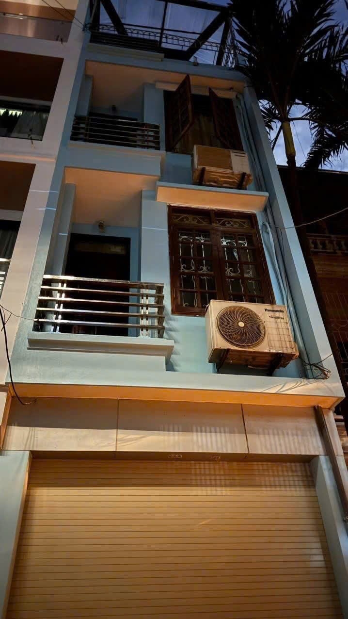 Nhà 45m2 x 3T ngõ 109 Quan Nhân, Thanh Xuân - 12.5tr, Full Nội thất xịn, Sân chung rộng