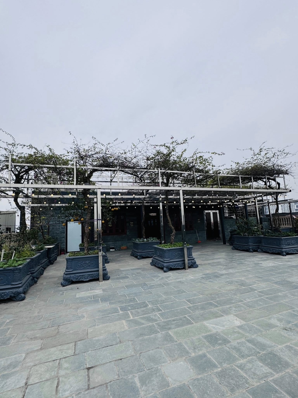 Khách sạn 10 tầng mặt tiền 35m lô góc Nguyễn Hoàng, 750m2 đất, giá 990 tỷ