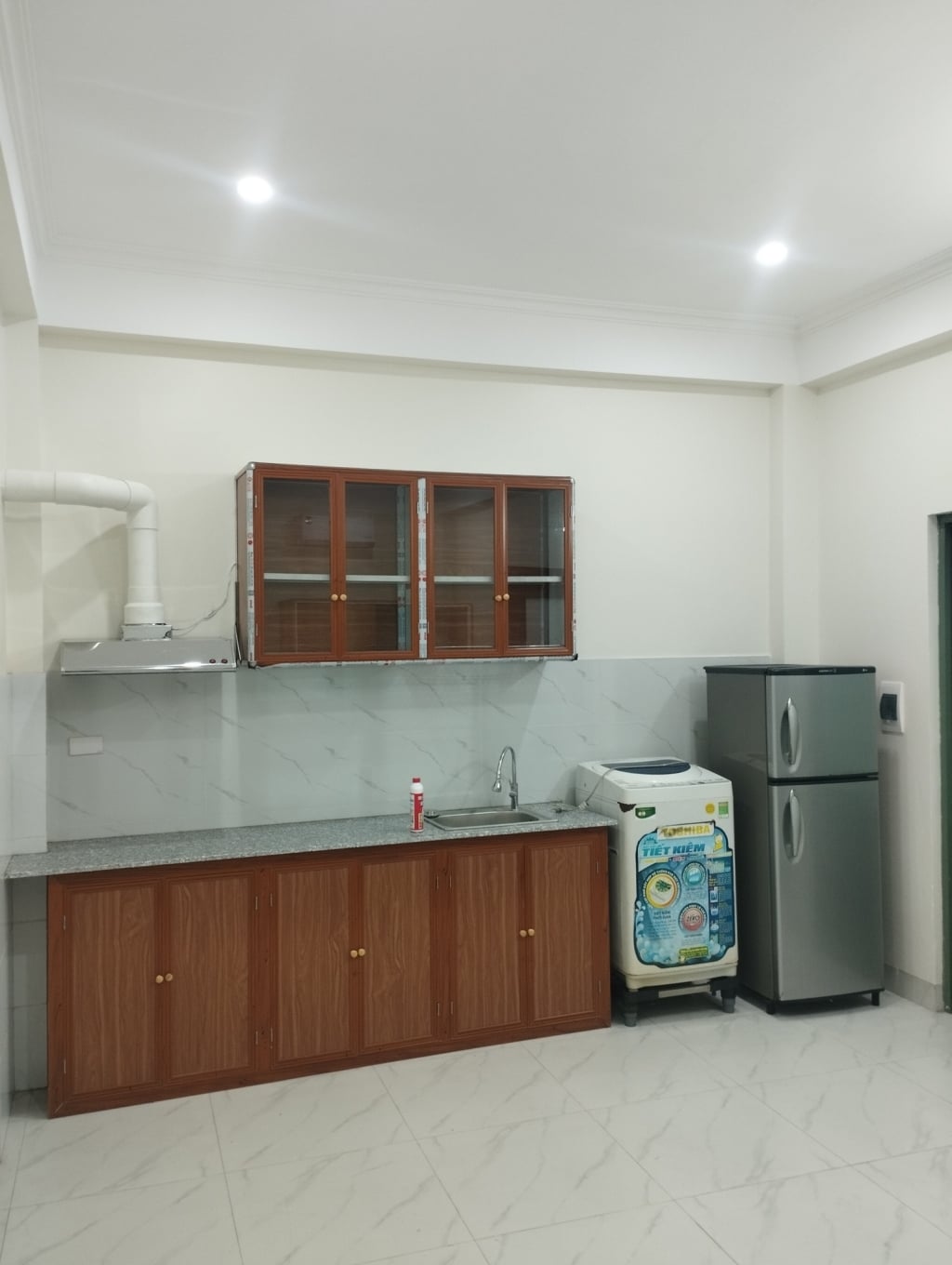 Cho thuê phòng khép kín full nội thất, tiện nghi, giá tốt ngõ Hòa Bình 4, Minh Khai, Hai Bà Trưng